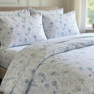 Elegant Blue and Cream Floral 6 Piece Sheet Set